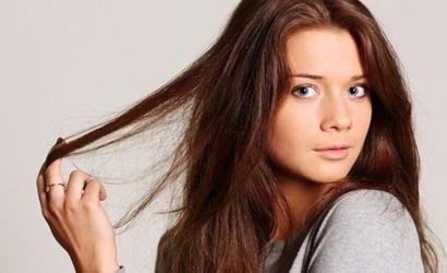 4 sản phẩm tốt nhất dành cho tóc khô hư tổn