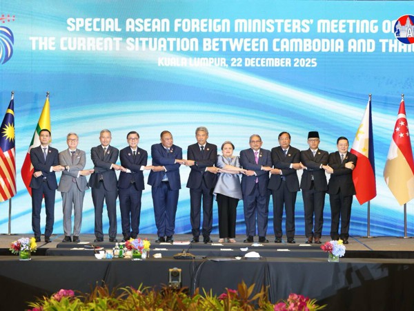 កិច្ចប្រជុំពិសេសរដ្ឋមន្ត្រីការបរទេសអាស៊ាន ស្តីពីស្ថានភាពបច្ចុប្បន្ន រវាងកម្ពុជា និងថៃ បានចាប់ផ្តើមហើយនៅទីក្រុងគូឡាឡាំពួ