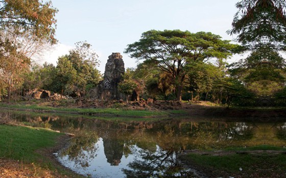 ទេសចរណ៏​ Banteay Neang Mountain នៅខេត្តបន្ទាយមានជ័យ