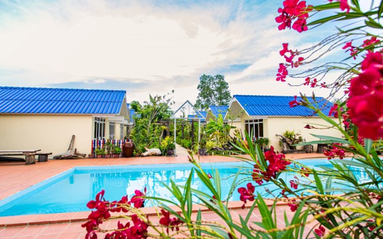 Ratana Bungalow ខេត្តកំពត