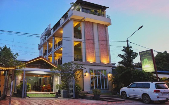Neakru Guesthouse & Restaurant ខេត្តកំពត
