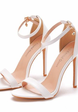 ស្បែកជើង​កែង