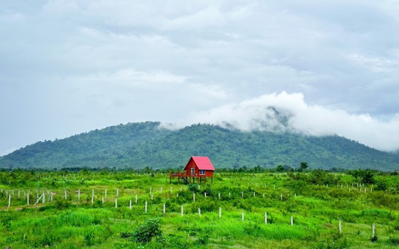 សួនកសិទេសចរណ៍ខ្នងផ្សា ខេត្តកំពង់ស្ពឺ 