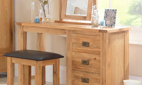 Bàn trang điểm KITKA