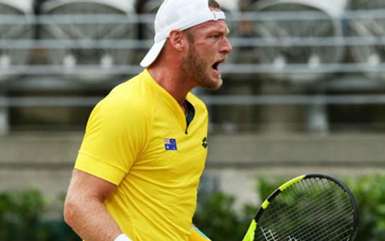 Tay vợt giao bóng nhanh nhất thế giới bị dọa giết