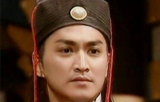 Hơn 20 năm đã trôi qua, Triển Chiêu vẫn cô đơn lẻ bóng không gia đình