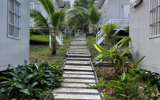 Naroth Beach Bungalow នៅកោះរ៉ុង