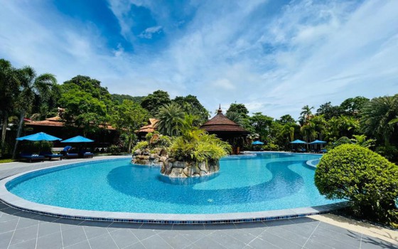 ទ្រី ផាលេស រីសត - Try Palace Resort